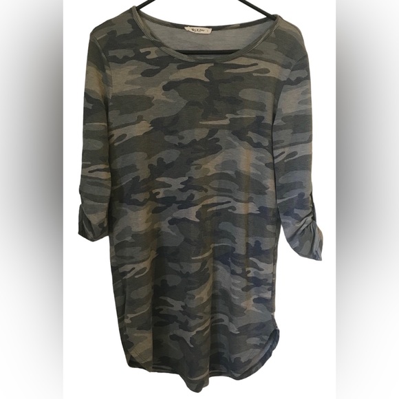 MIKEY & JOEY COTTON BLEND CAMO TOP - Picture 5 of 5